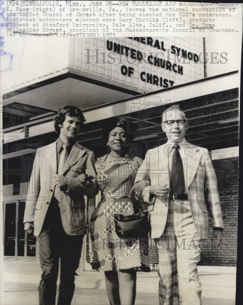 1975 Press Photo Erna Bryant , Navy, Gary Mistlin at Convention - Historic Images