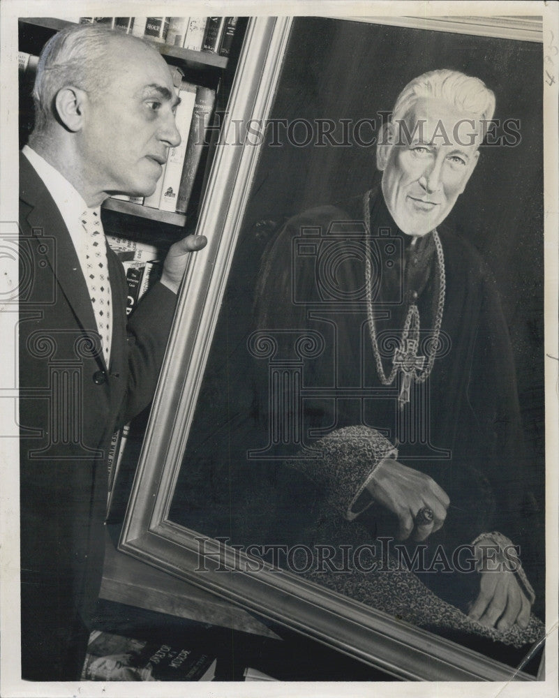 1959 Press Photo Artist John Gentile &amp; portrait of Carinal Cushing - Historic Images