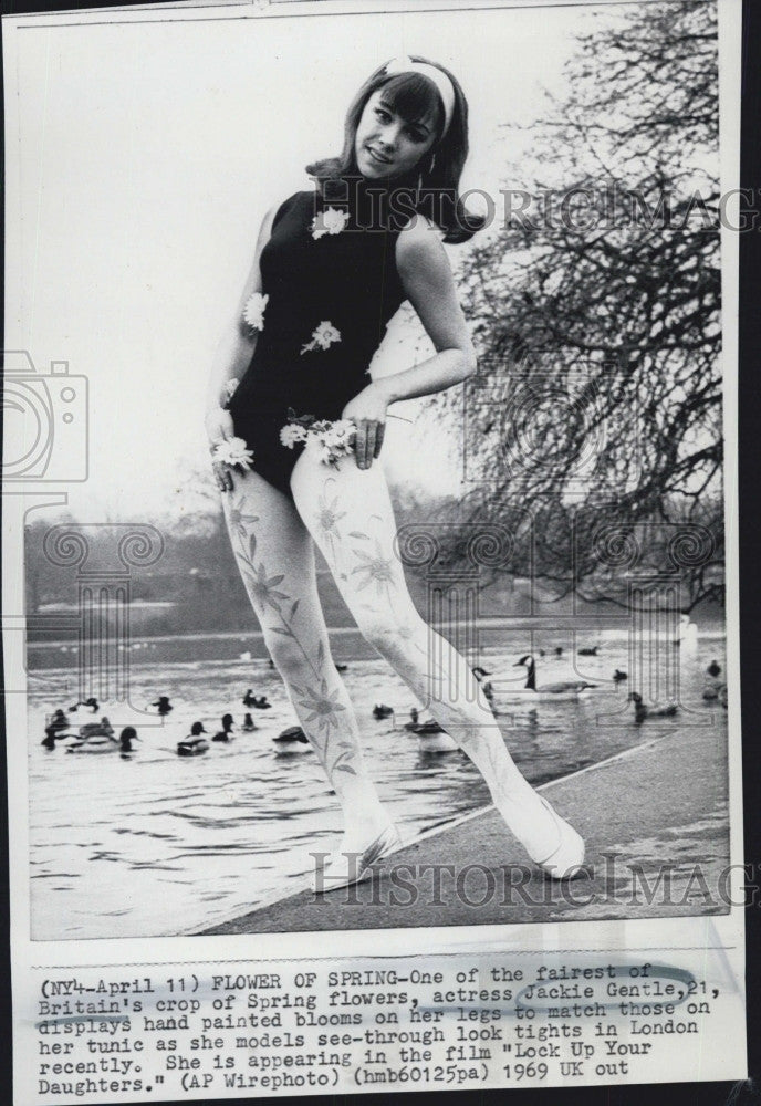 1969 Press Photo Actress Jackie Gentle &quot;Lock Up Your Daughters&quot; - Historic Images