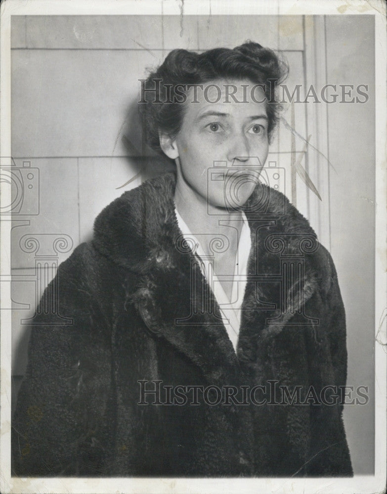 1944 Press Photo Mrs. John Nixon Witness in Murder Trial - Historic Images