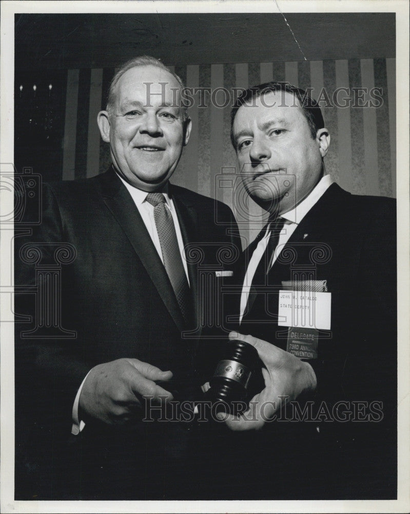 1958 Press Photo John Nugent and John Cataldo of the Knights of Columbus - Historic Images