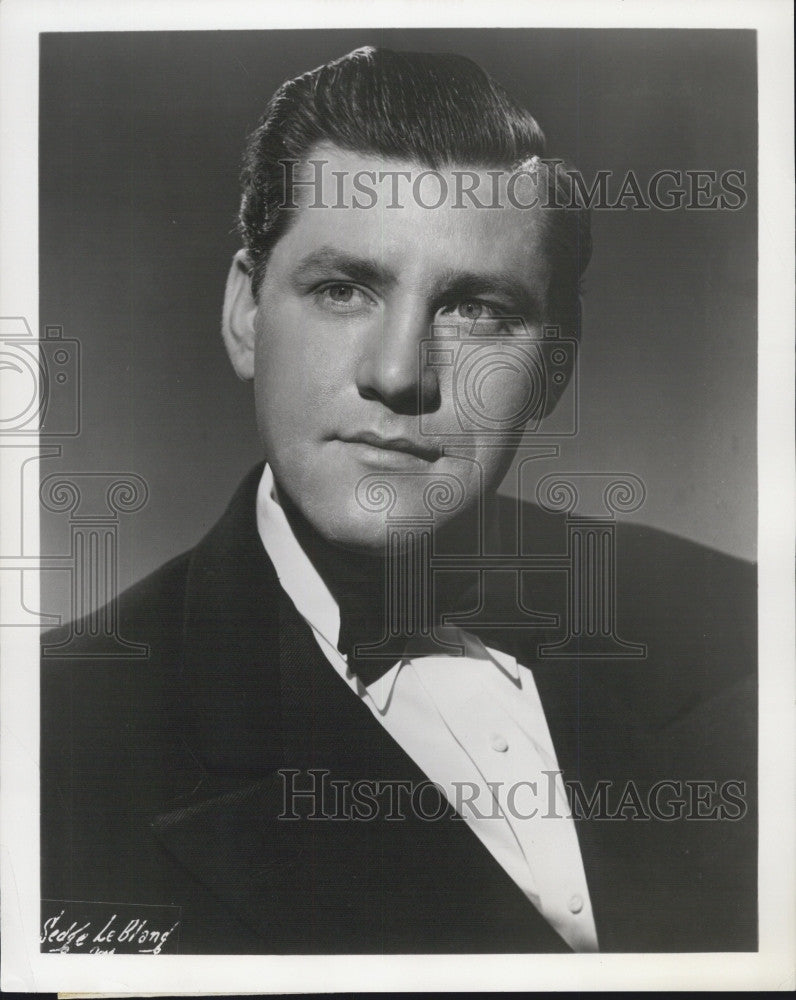 1956 Press Photo Arthur Budney Baritone of Metropolitan Opera Association - Historic Images