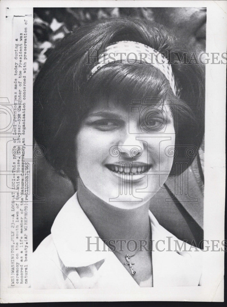 1965 Press Photo Luci Johnson during ceremony at South Lawn of White House - Historic Images