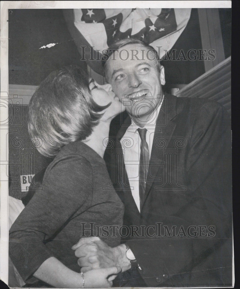 1965 Press Photo Mayoral Candidate William F. Buckley and Arlene Luterman - Historic Images