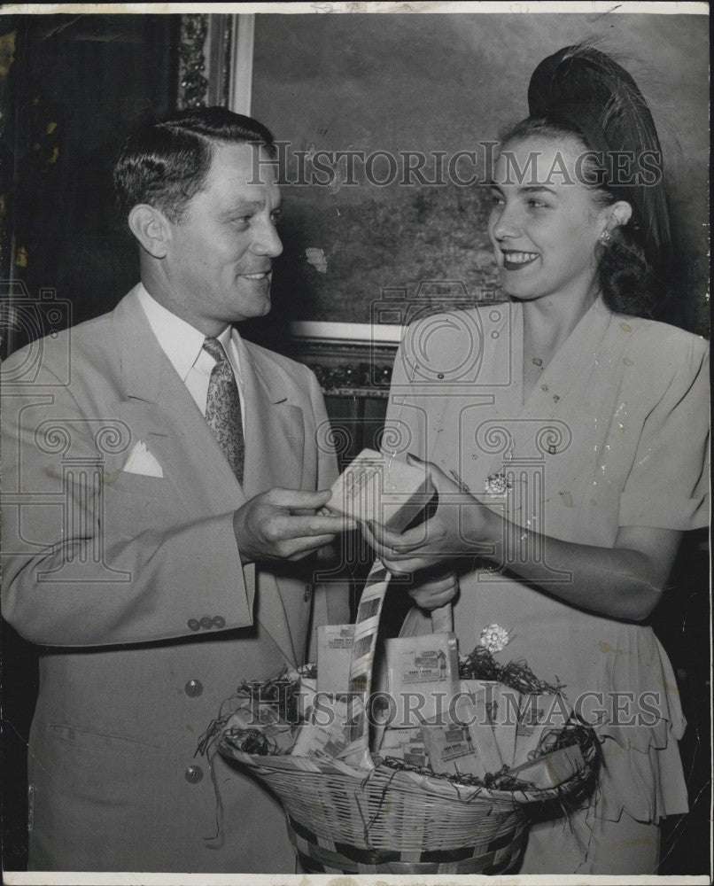 1953 Press Photo Springfield, MA, Mayor Daniel Brunton Receives Cheese Gift - Historic Images