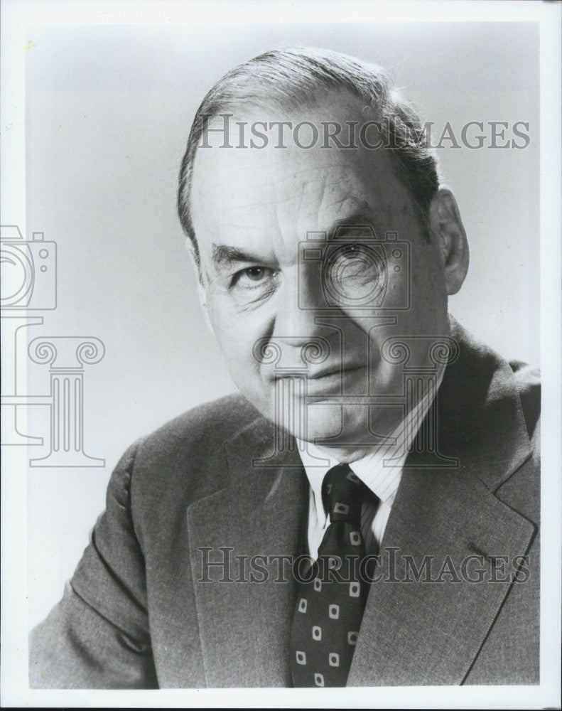 1990 Press Photo Commentator Edwin Newman will host documentary &quot;Television&quot; - Historic Images