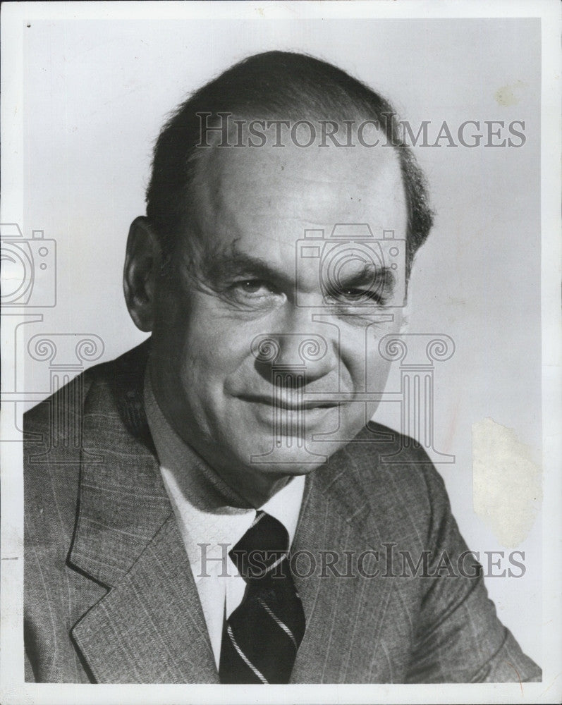 1976 Press Photo Commentator and Tv Host Edwin Newman - Historic Images