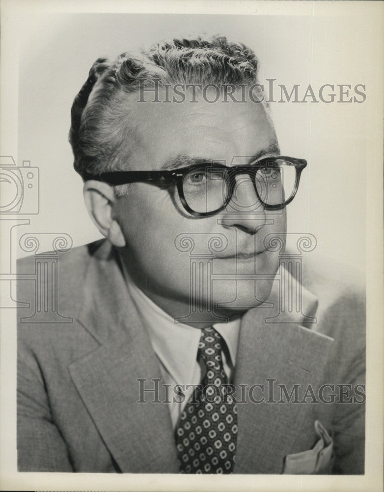 1957 Press Photo John Nesbitt was an actor, narrator, announcer, producer. - Historic Images