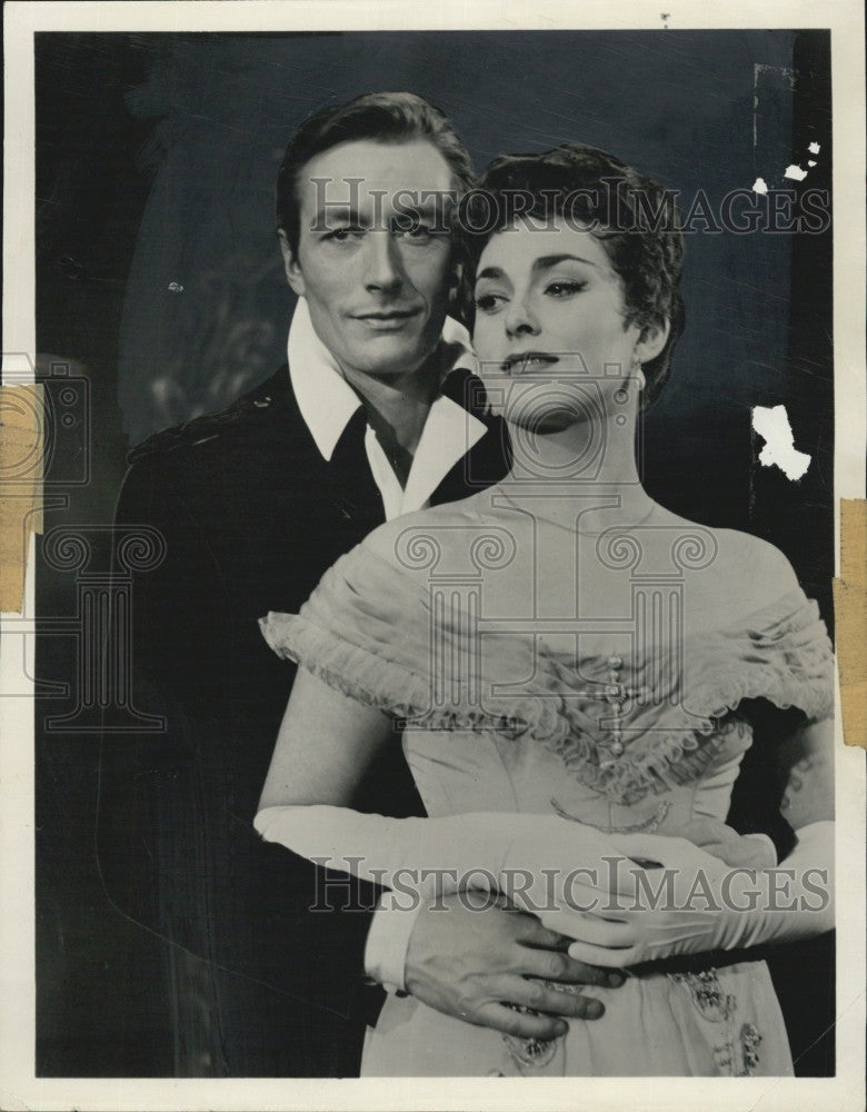 1959 Press Photo Actor John Neville and Actress Barbara Jefford - Historic Images