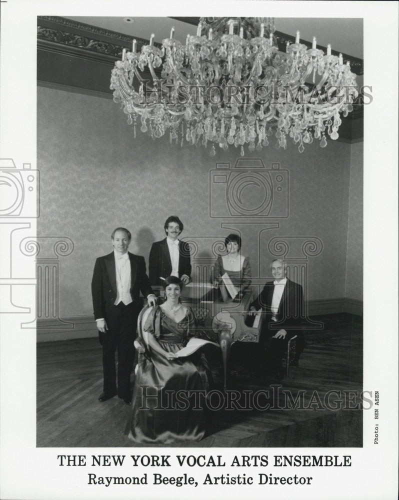 Press Photo New York Vocal Arts Ensemble w/ Raymond Beegle, Artistic Director - Historic Images