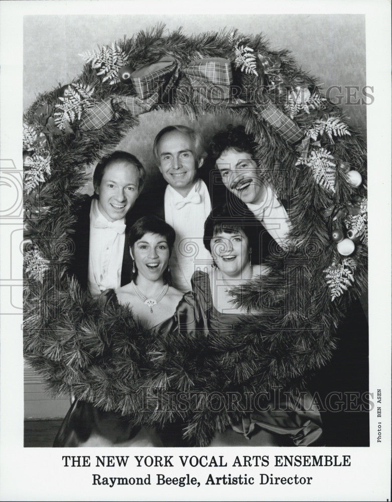 Press Photo New York Vocal Arts Ensemble w/ Raymond Beegle, Artistic Director - Historic Images