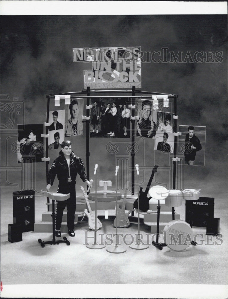 1990 Press Photo New Kids on the Block Toys - Historic Images