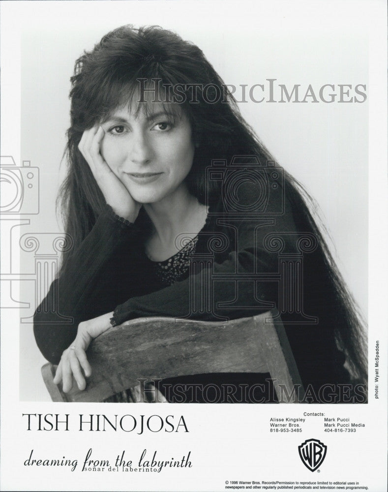 1996 Press Photo Folksinger Tish Hinojosa - Historic Images