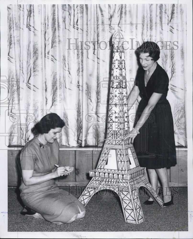 1960 Press Photo Mrs. Edward Herlin &amp; Mrs. Harold Hines Women&#39;s Guild members - Historic Images