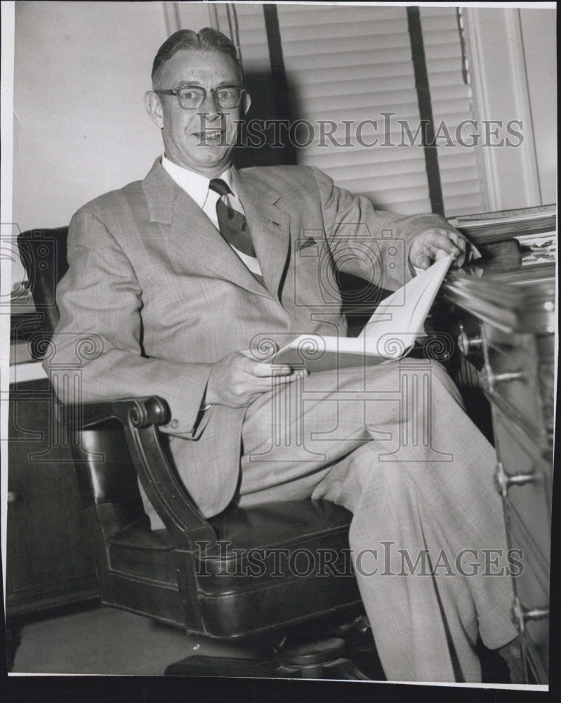 1954 Press Photo John Hines President American International College Springfield - Historic Images