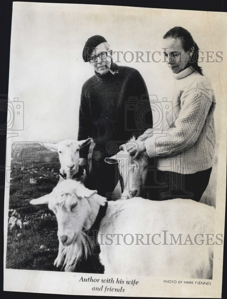 1975 Press Photo Journalist Donald and Mary Grant left world politics behind - Historic Images