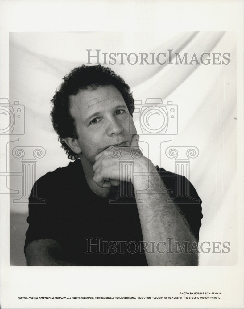 1980 Press Photo Actor poses for the camera - Historic Images