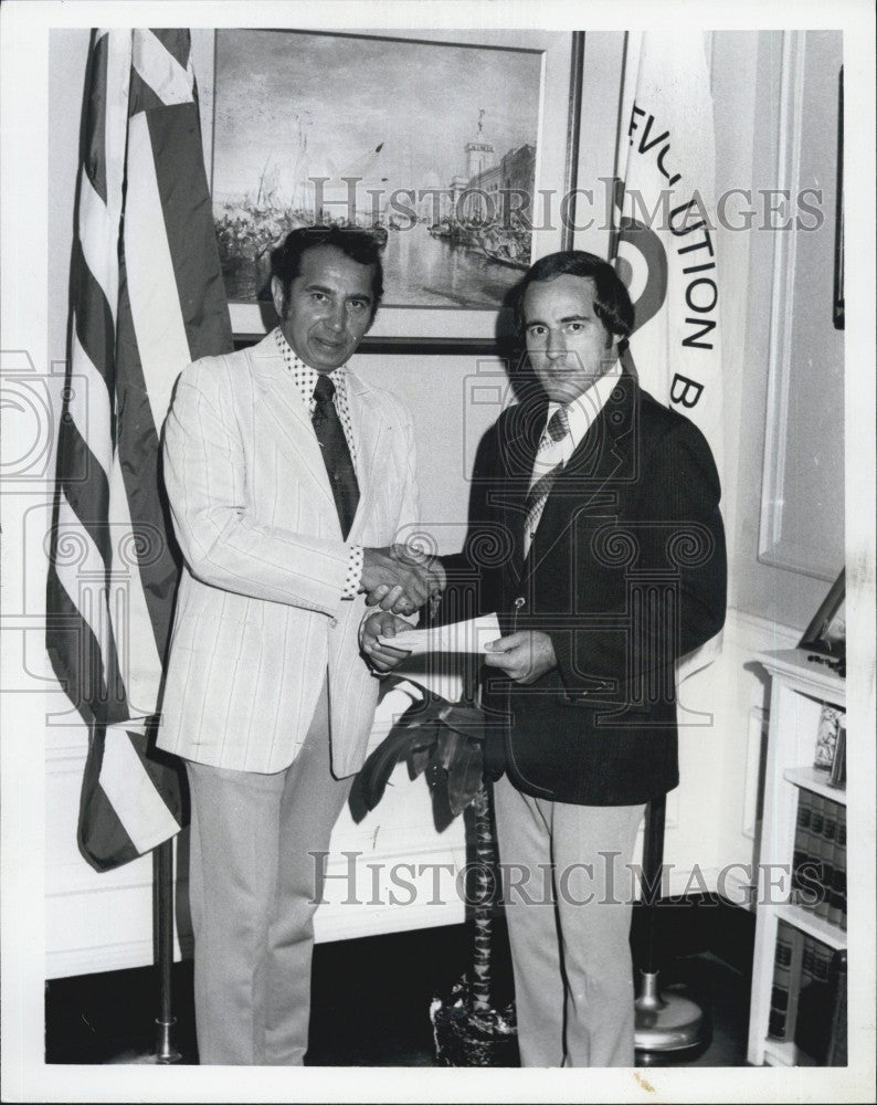 1975 Press Photo Alderman Eugene Brune &amp; Vincent LoPresti - Historic Images