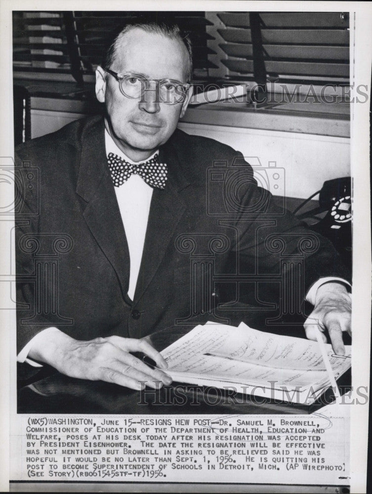 1956 Press Photo Dr Samuel M Brownell,HEW commissioner - Historic Images