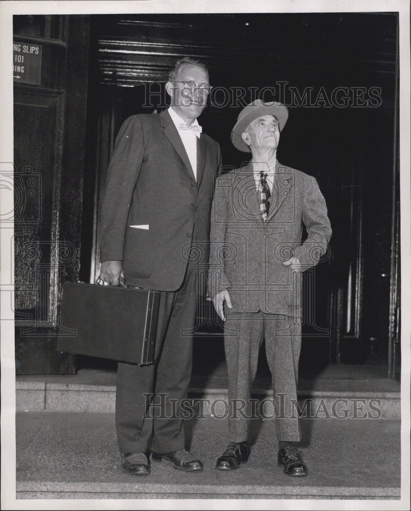 1958 Press Photo Michael Gravellici &amp; atty Allan M Hale - Historic Images