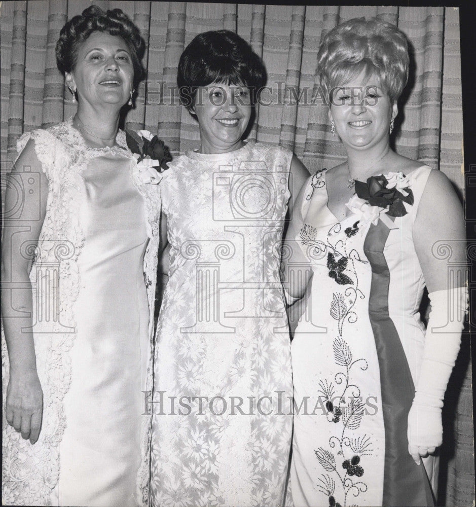 1967 Press Photo Mrs M Shapiro,Mrs E Brook &amp; Mrs D Lilly Grtr Boston  assc. - Historic Images