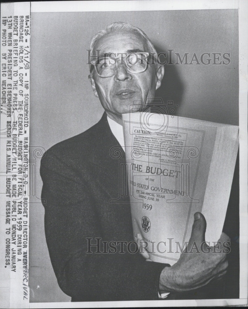 1958 Press Photo Avery Brundage &amp; copy of Federal budget - Historic Images