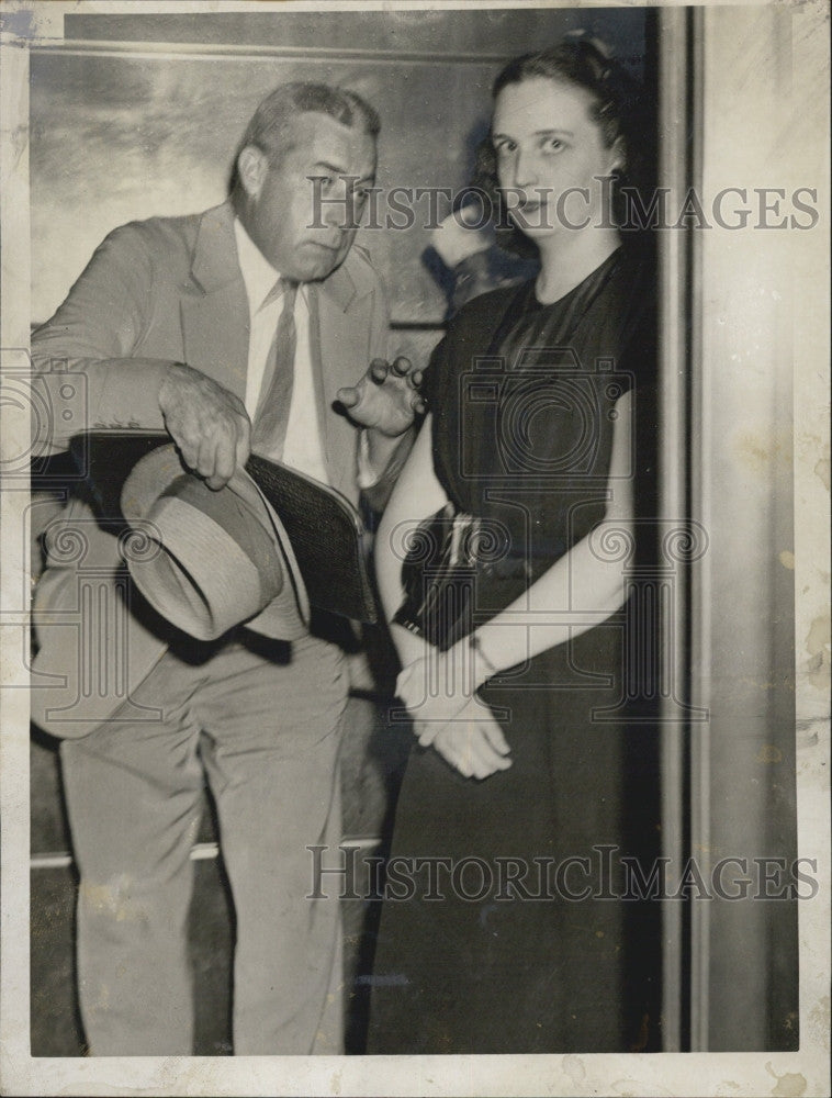 1946 Press Photo Atty Gerald E Bruen &amp; Barbara Munro - Historic Images