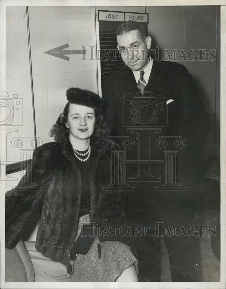 1948 Press Photo Atty Gerald E Bruen &amp; his wife - Historic Images