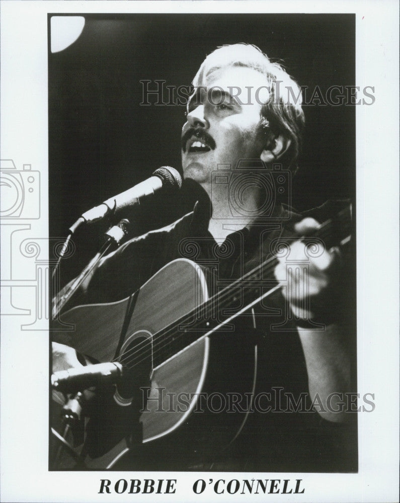 1992 Press Photo Irish singer and songwriter Robbie O&#39;Connell - Historic Images