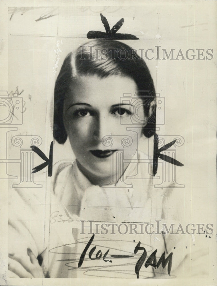 1942 Press Photo Singing star Catherine Brush - Historic Images