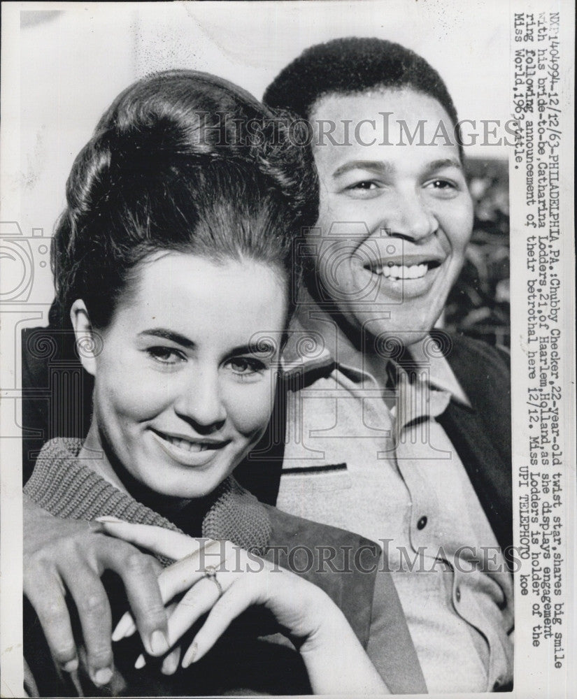 1963 Press Photo Musician Chubby Checker &amp; fiancee C Lodders - Historic Images