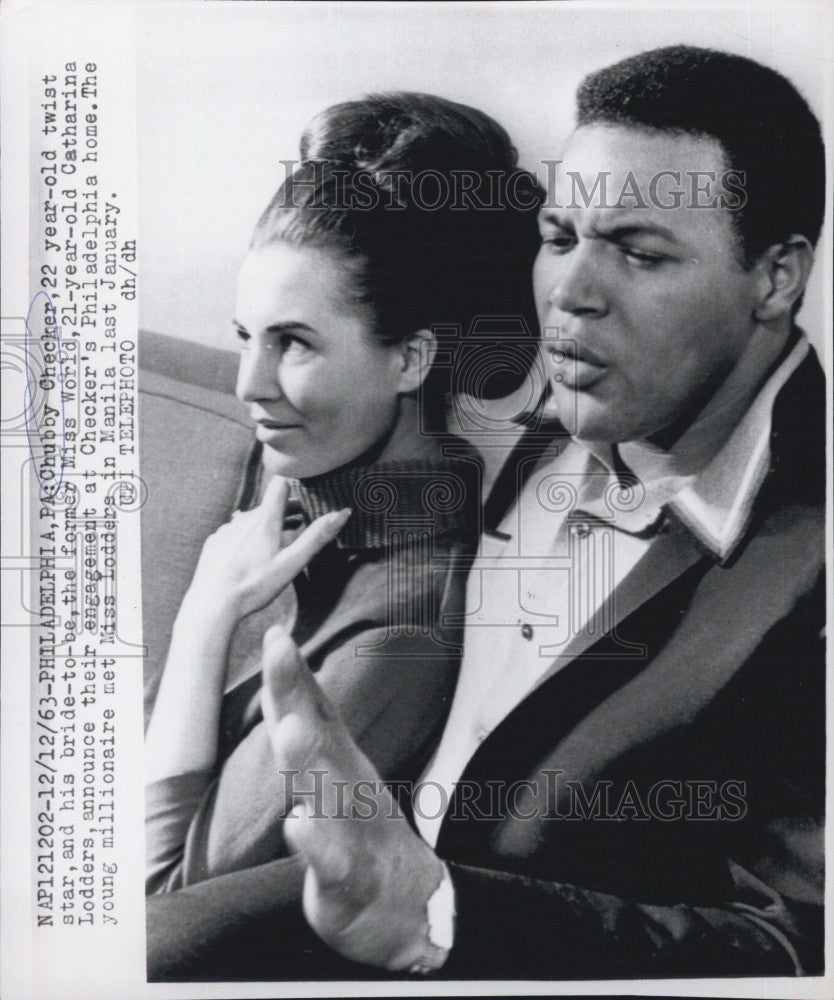 1963 Press Photo Musician Chubby Checker  &amp; fiancee Catherine Lodders - Historic Images