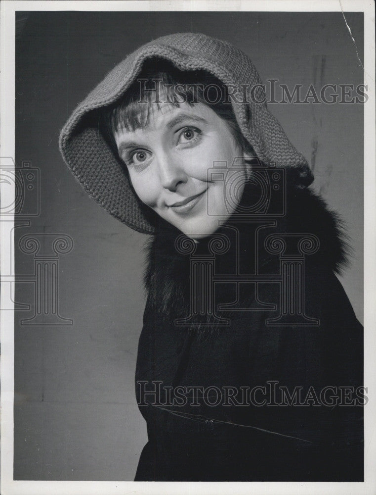 1959 Press Photo Actress Anne Meara in hat - Historic Images