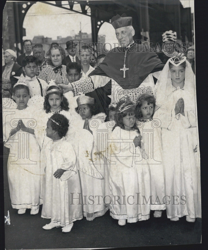 1962 Press Photo  Archbishop Richard J Cushing &amp; children - Historic Images