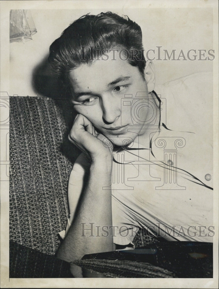 1957 Press Photo Laqrry Soble son of arrested espionage ring parents - Historic Images