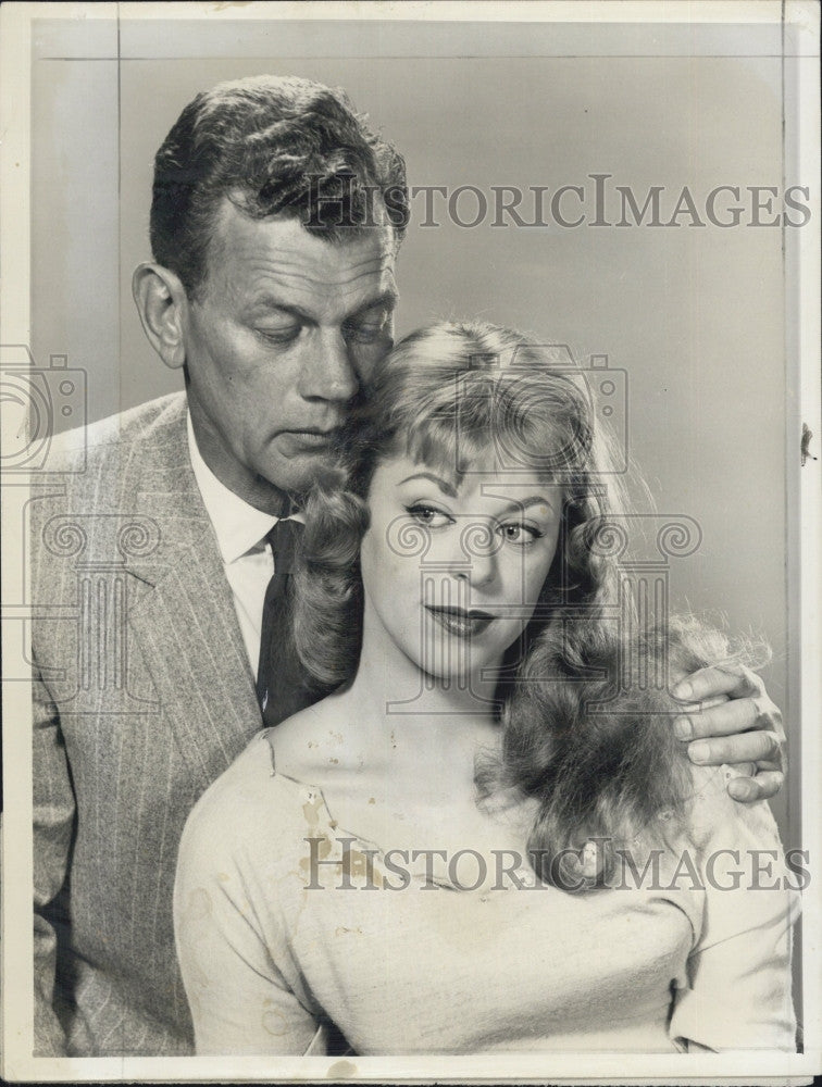 1956 Press Photo Joseph Cotten &amp; Jan Chaney in On Trial - Historic Images