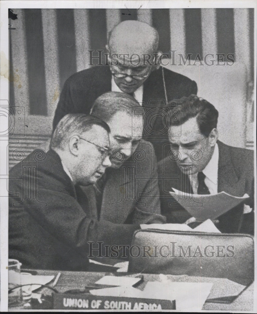 1957 Press Photo Soviet Leaders Quit Disarmament Groups - Historic Images