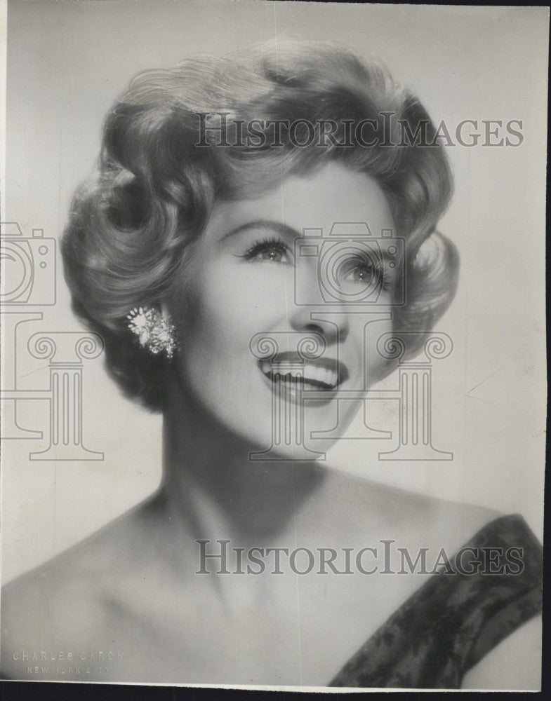 1962 Press Photo Actress Julia Meade in &quot;The Bells are Ringing&quot; - Historic Images