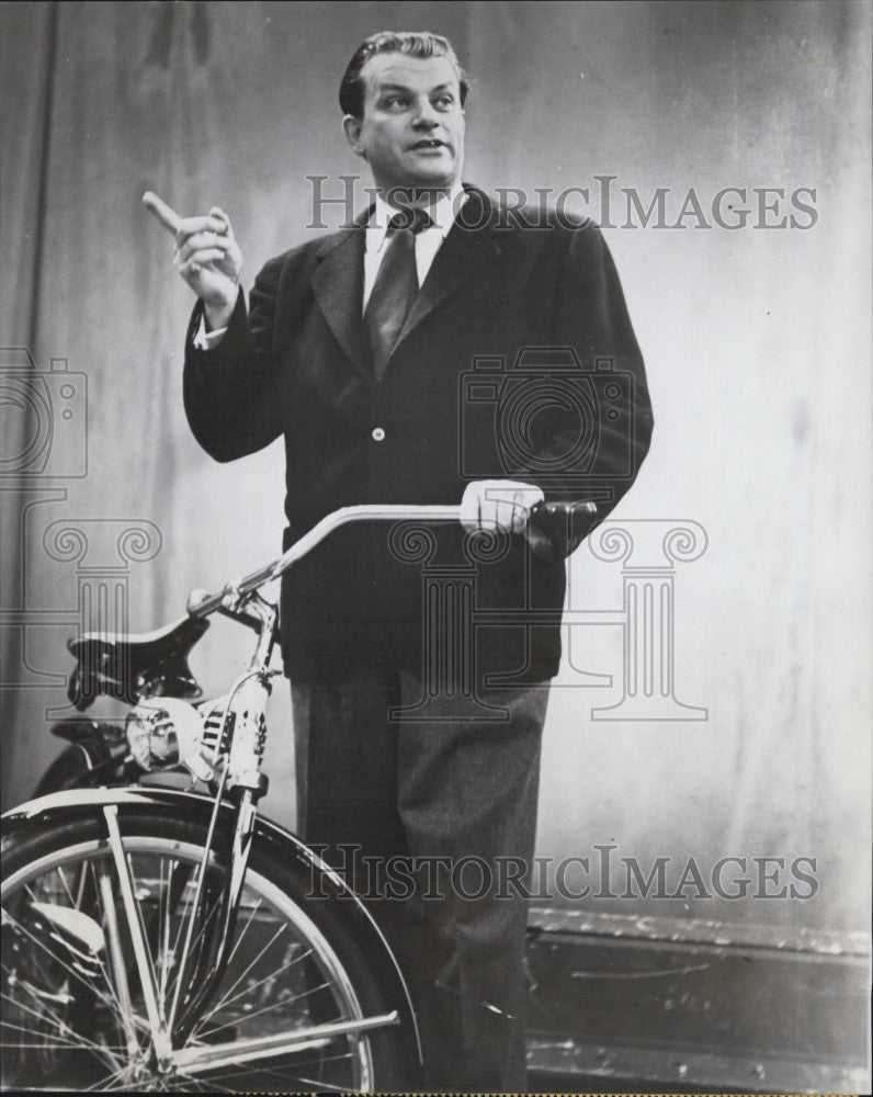 1952 Press Photo John Reed King &quot;Give and Take&quot; - Historic Images