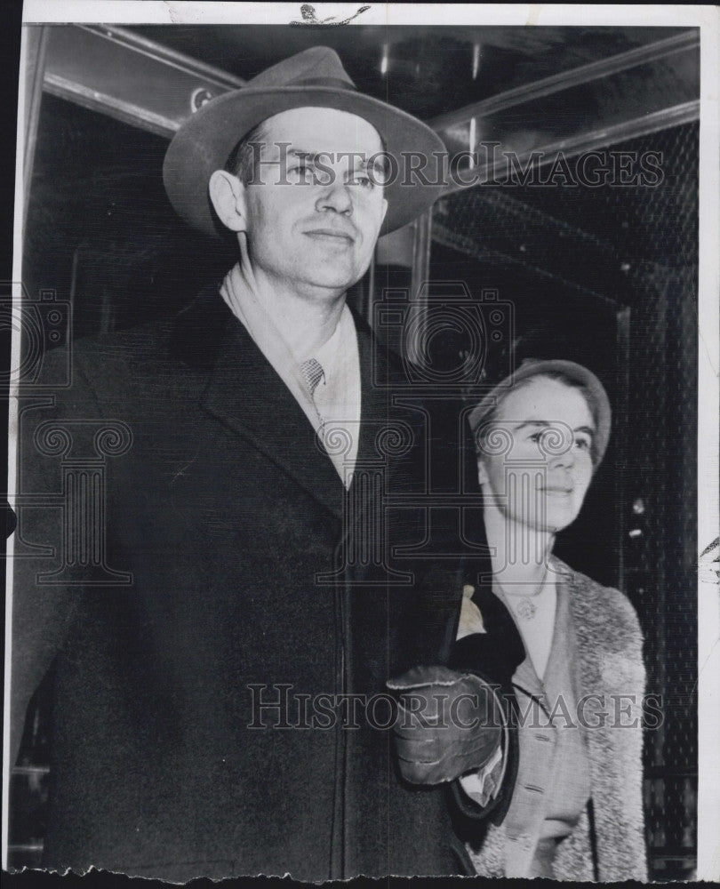 1962 Press Photo Alger Hiss &amp; his Wife - Historic Images