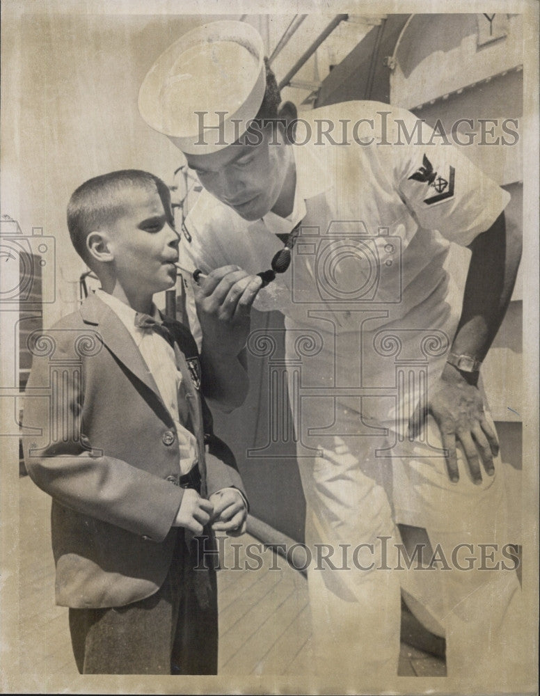 1966 Press Photo Dennis blows whistle of Jose Maceira - Historic Images