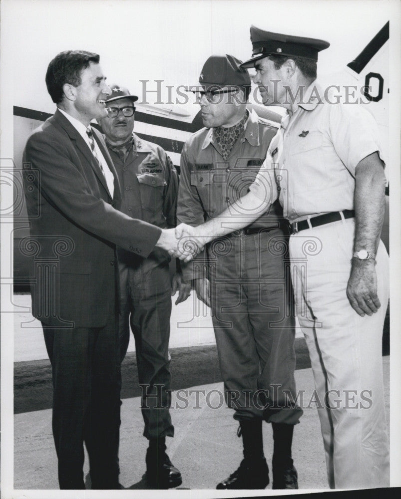 Press Photo Gov. John H. Chafee, Col. Carl Bradford, Maj. Gen. Leonard Holland - Historic Images