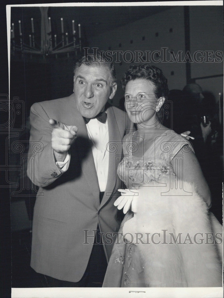 1956 Press Photo Actor William Bendix and his Wife Tess - Historic Images