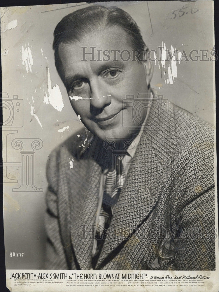 1945 Press Photo Comedian Jack Benny Stars In The Horn Blows At Midnight - Historic Images