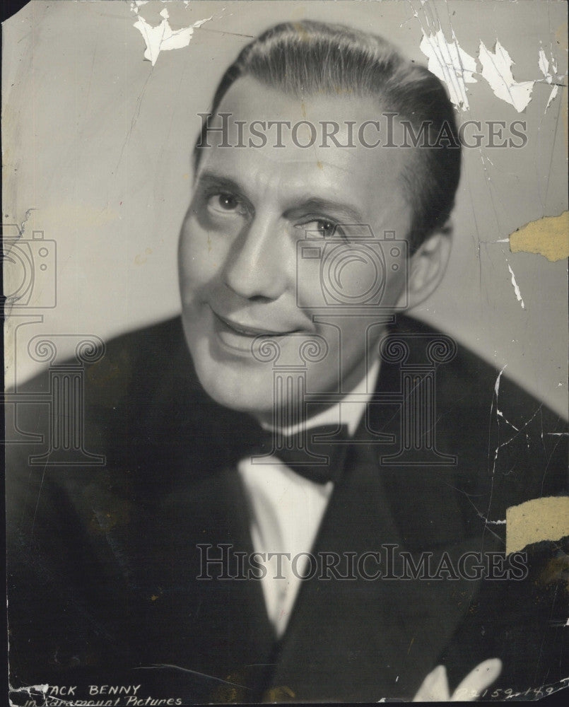 1942 Press Photo Jack Benny Stars In Artists And Models Abroad - Historic Images