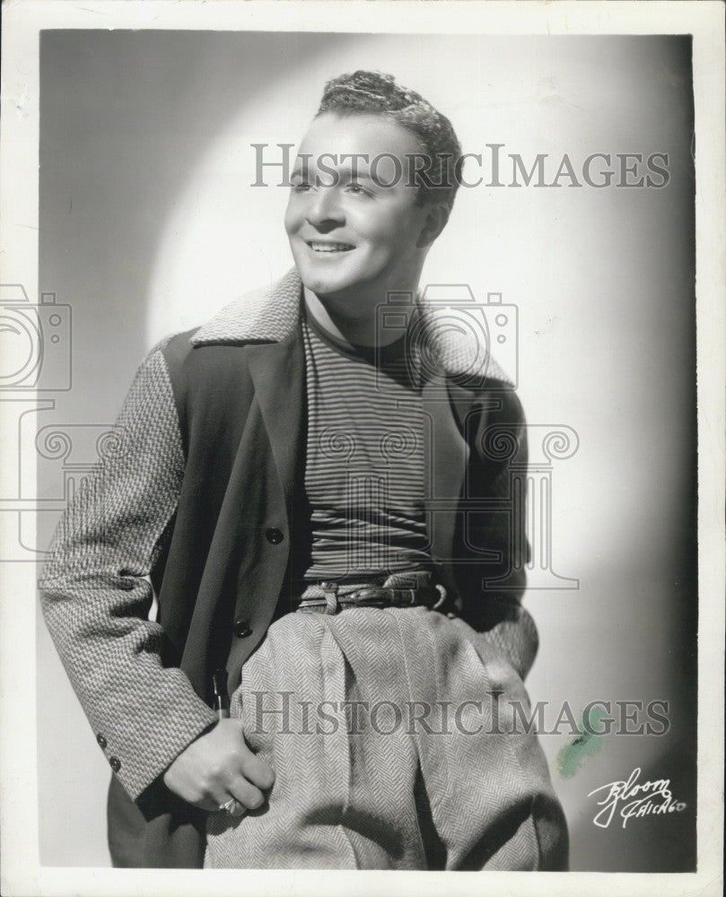 1946 Press Photo Actor Phil Brito - Historic Images