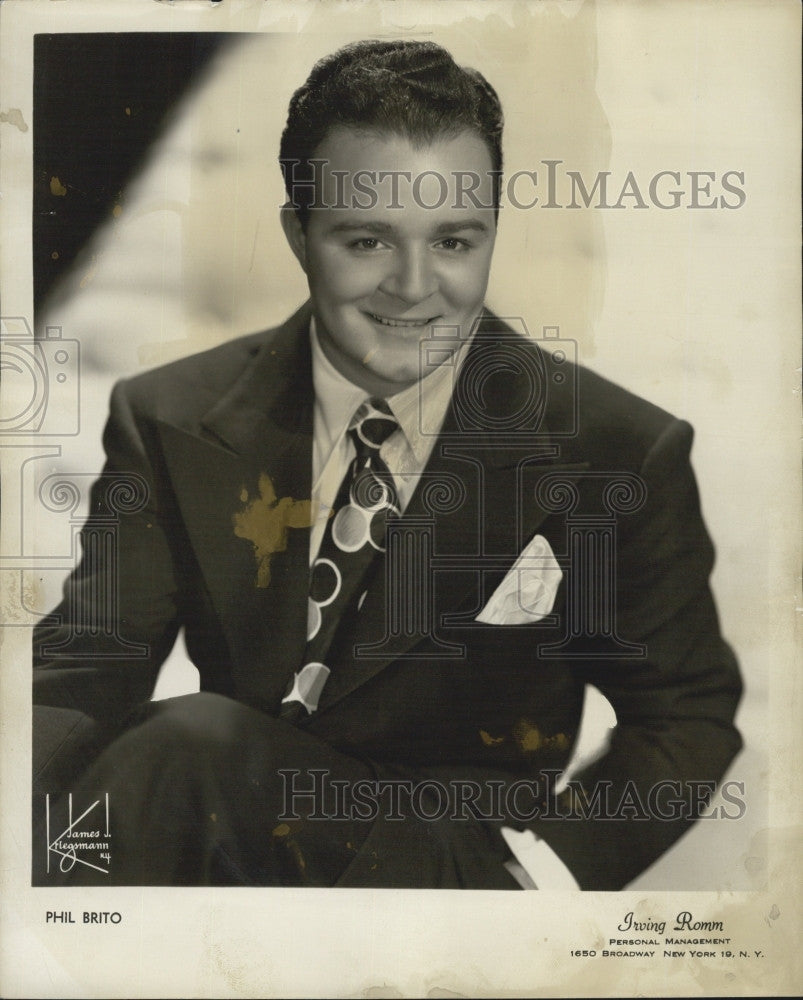 1946 Press Photo Actor Phil Brito - Historic Images