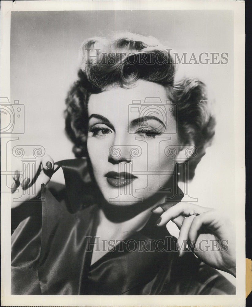 1955 Press Photo Lovely Actress Barbara Britton &quot;Date with Life&quot; - Historic Images