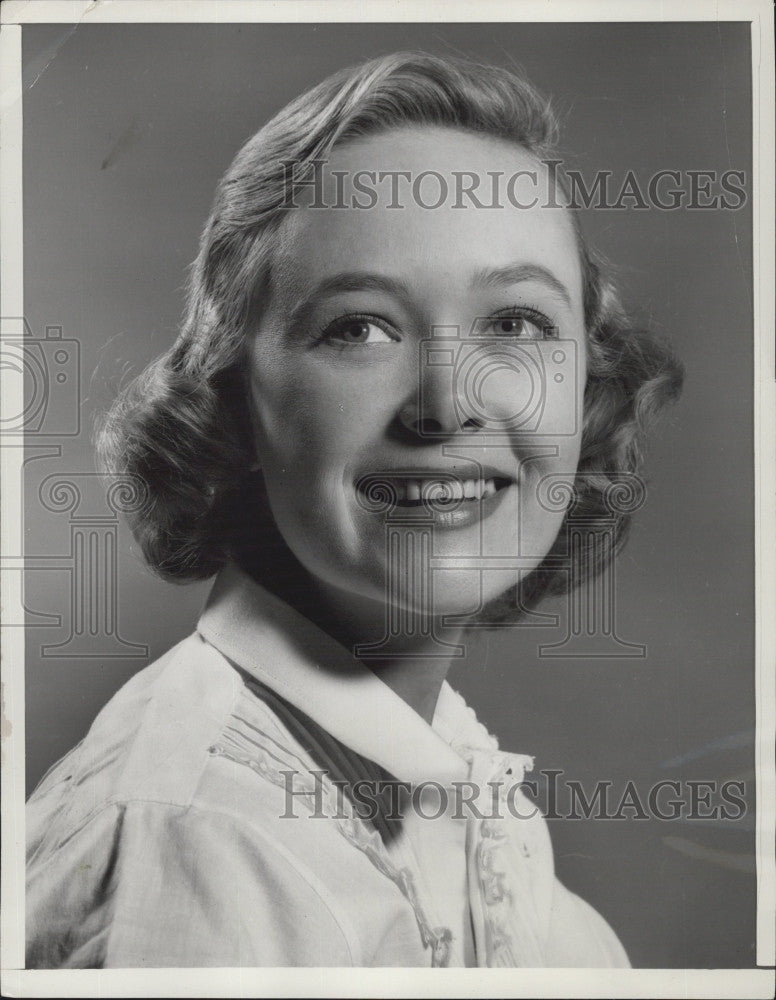 1954 Press Photo Actress Chris White Stars In Concerning Miss Marlowe - Historic Images