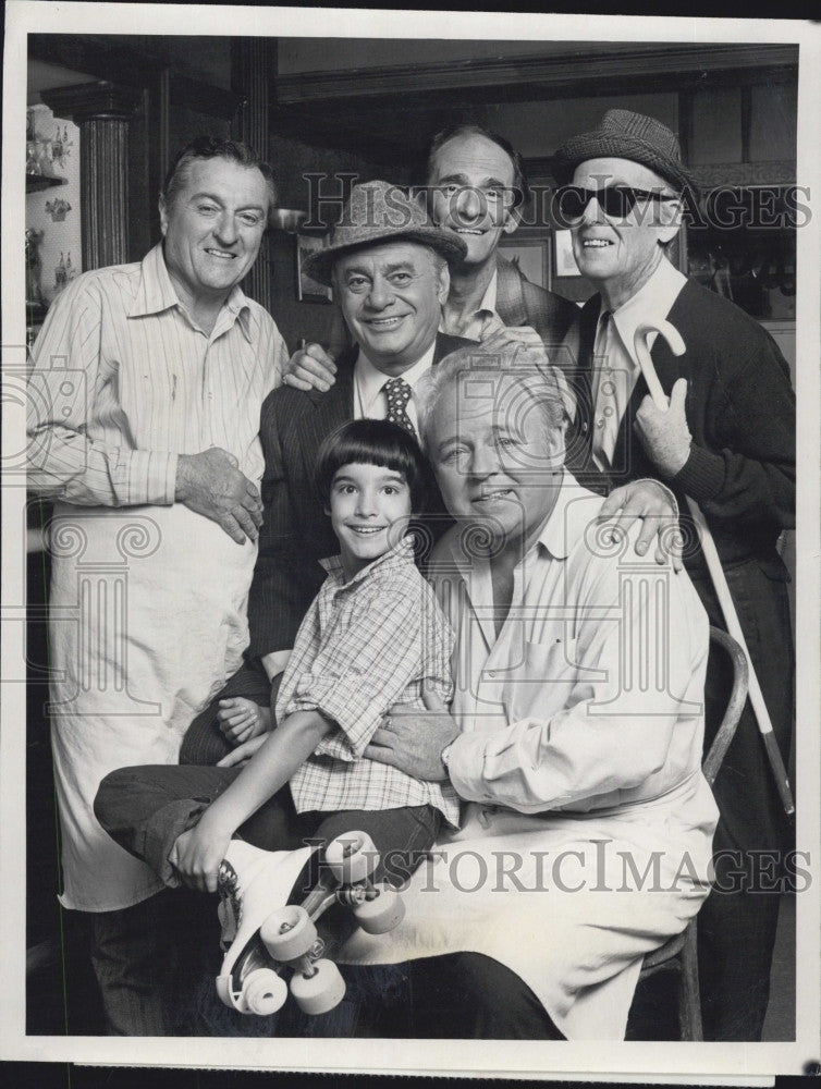 1979 Press Photo Cast Of Show Archie Bunker&#39;s Place - Historic Images